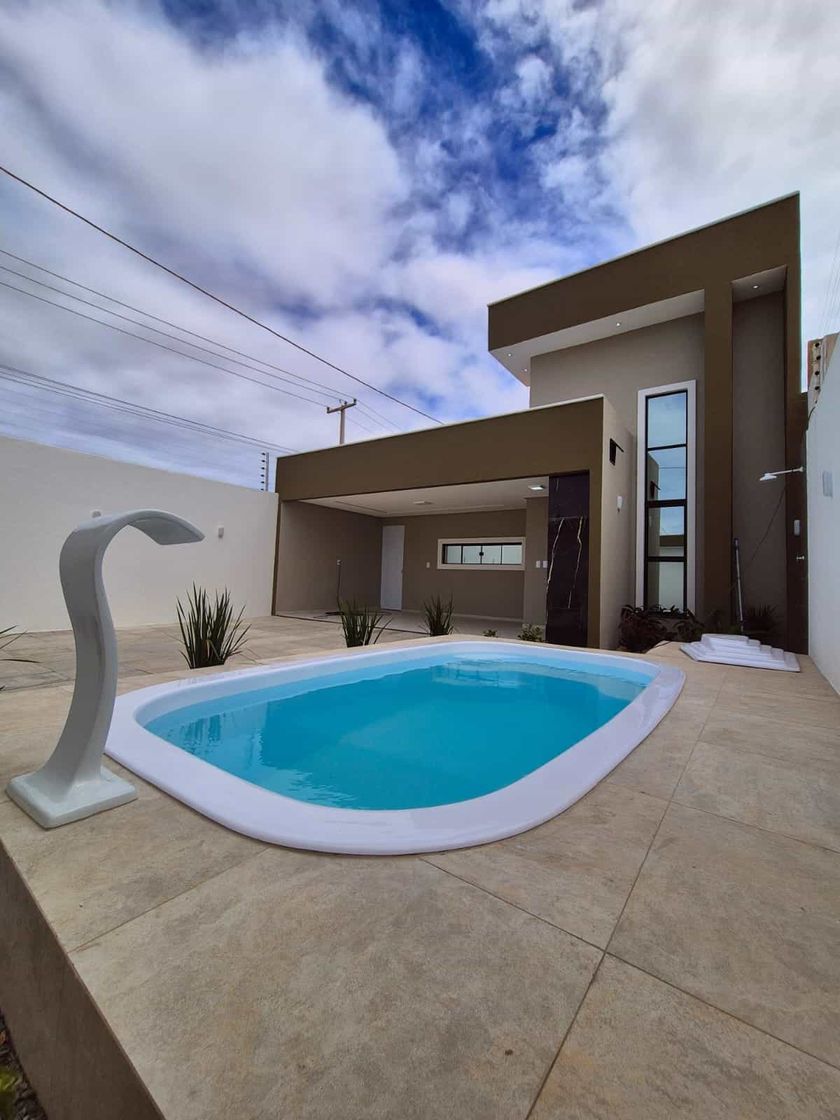 Área com piscina